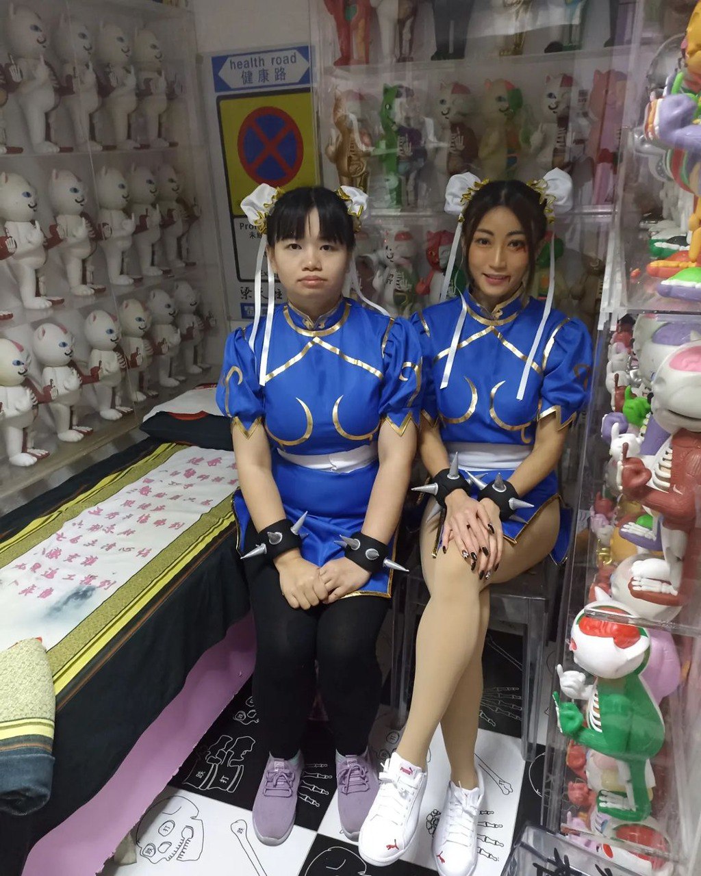 阿儀經常與經理人林寶玉一齊出動。